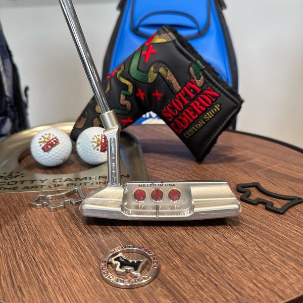 Scotty Cameron Super Select Newport 2 in SSS with a Junkyard Fog stamp