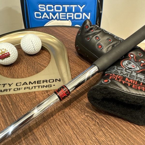 Scotty Cameron Super Newport 2+ in SSS with a Custom Shop stamp