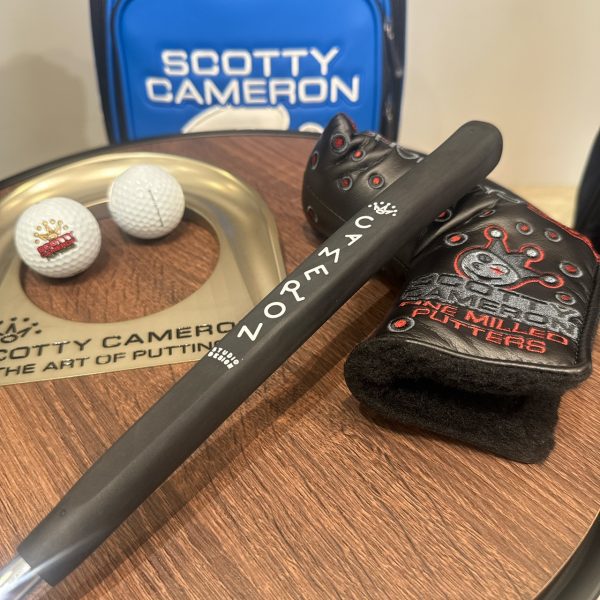 Scotty Cameron Super Newport 2+ in SSS with a Custom Shop stamp