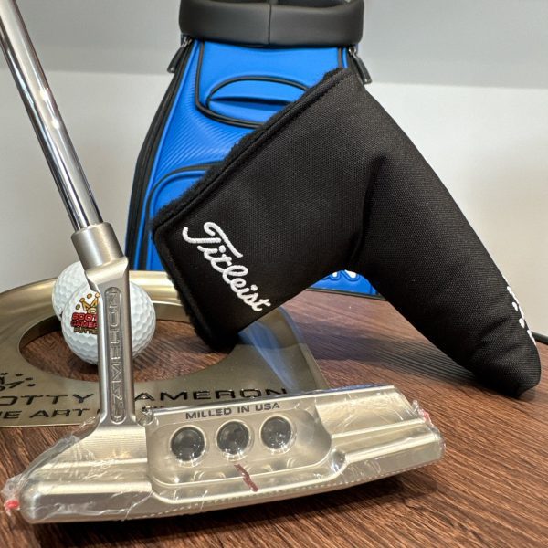 Scotty Cameron Super Select Newport 2 in SSS with a Custom Shop