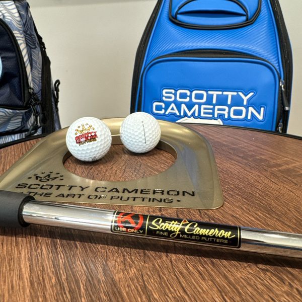 Scotty Cameron Tour Studio Select Newport 1.5 in  SSS with 20g circle T sole weights